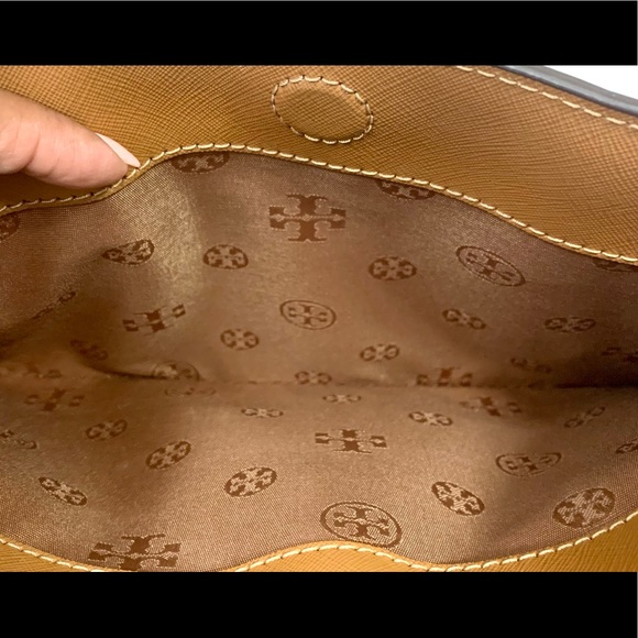 Tory Burch Medium Micro Leather Robinson Tote - Picture 14 of 16